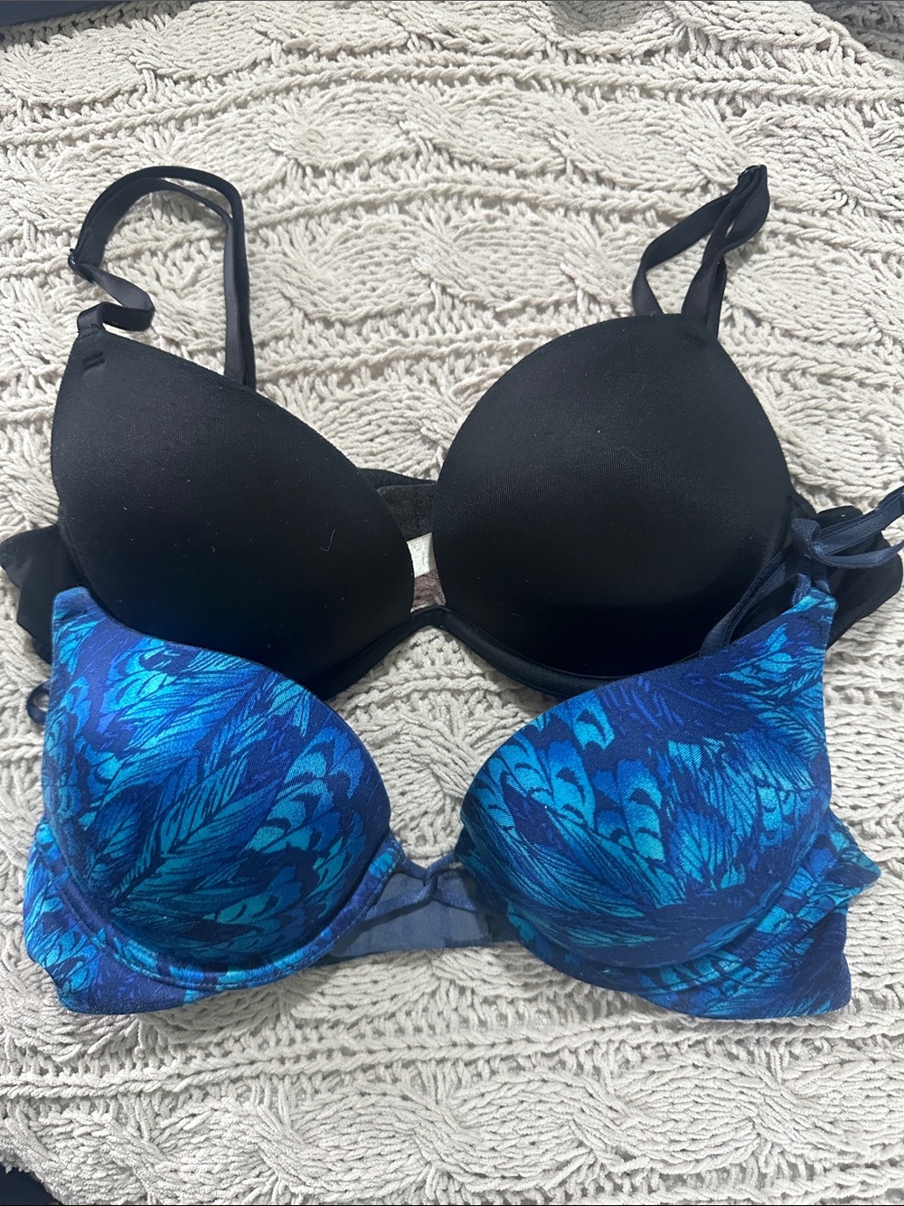 Victoria’s Secret bombshell bra push up